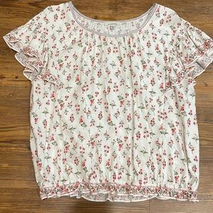 Max studio floral flutter sleeve blouse